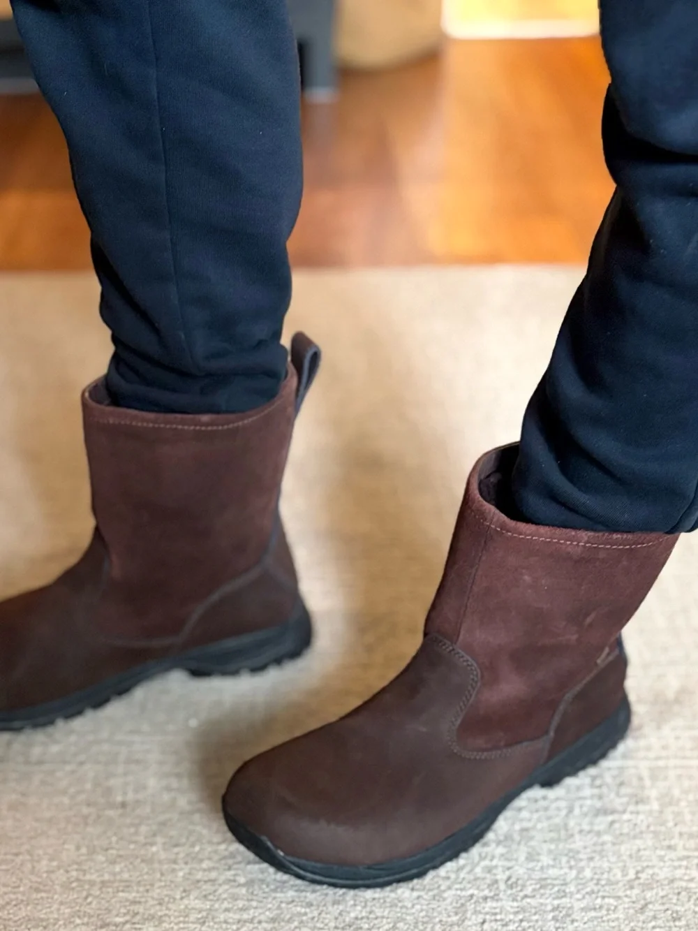 UGG WATERPROOF Men’s Gore-Tex Sheepskin Lined Winter Boots Brown Size 11.5
